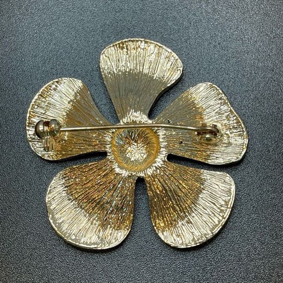 Vintage Rhinestone Flower Brooch Gold Tone Clear Rhinestones - Picture 5 of 5